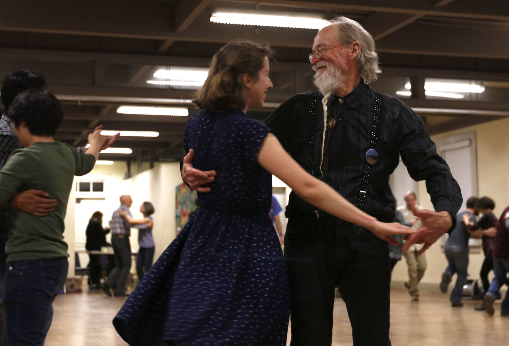 dancefolk1.jpg